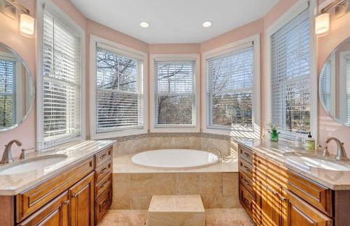 Serenity Shores - Private Lakefront Home with Dock - Foto 30