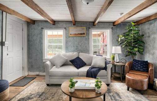 Creekside Cabin w Hot Tub, Fire Pit, Grill, WiFi! - Foto 8