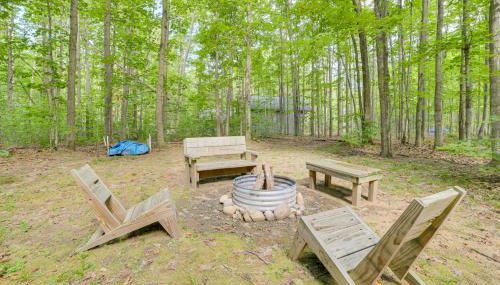 Lake Access Cabin with Deck, Fire Pit and Grill! - Foto 4