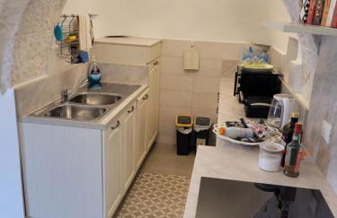 Trullo il Gelso with Private Salt Water Infinity Pool and Jacuzzi inside - Foto 73