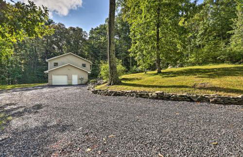 Hot Tub and Yard Stroudsburg Home in Poconos - Foto 37