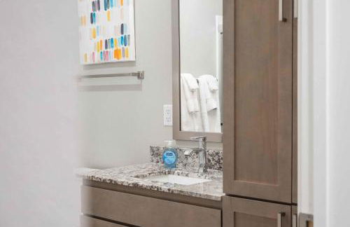 Fitness Room Pool Univ Research Park and Parking - Foto 26