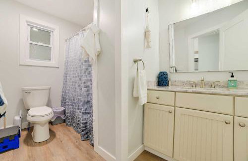 Dom Rodzinny Lakeview Getaway - Walk to Lake Huron - Photo 12