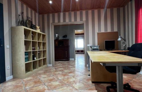 Villa Oasis entre Viñedos cerca de Barcelona con A A y piscina climatizada - Foto 30