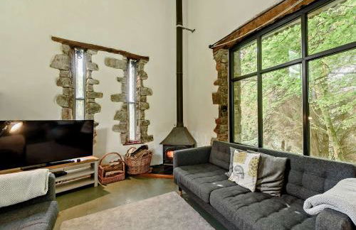 3 Bed in Cilycwm BN093 - Photo 9