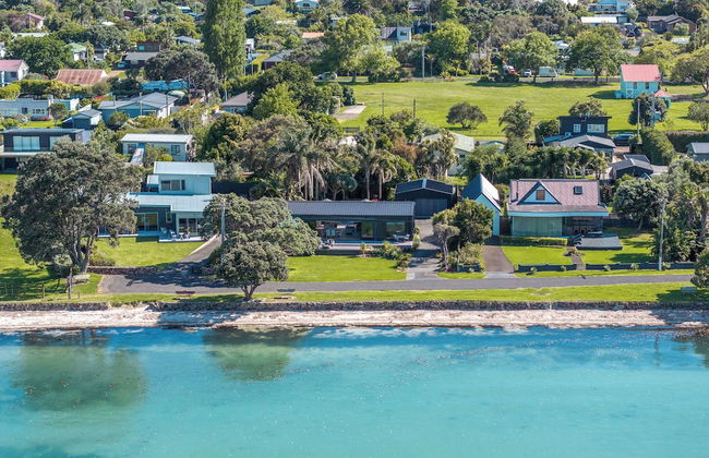 The Golden Pohutukawa Beach House - Foto 23
