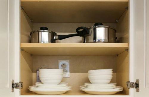 Cozy 2BR On Rvrwalk Gym and Parking Near Conv Ctr - Foto 60