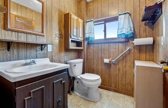 Beachfront Pet Friendly Sleeps 15 Bbq! - Photo 28