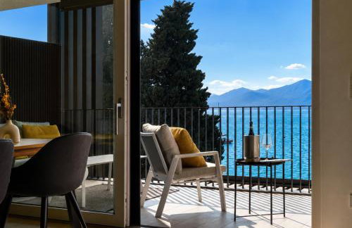 SalvatoreHomes - Luxurious Dreamview Waterfront Apartment in Torri del Benaco with Pool - Casa Azura - a 5 Star Luxury Collection at Lake Garda - Foto 17