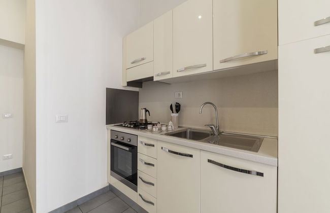 Porta Pia & Villa Torlonia Apartment with Balcony - Foto 12