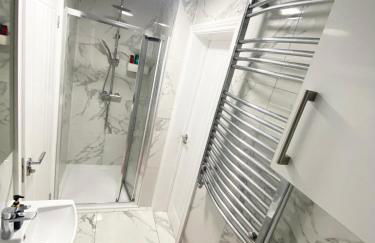 THE ROYAL BOUTIQUE REGENT LODGE by LONDON , SLEEP 8 - Foto 32