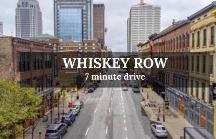 Cozy Downtown Stay w Private Backyard & Parking - Foto 61