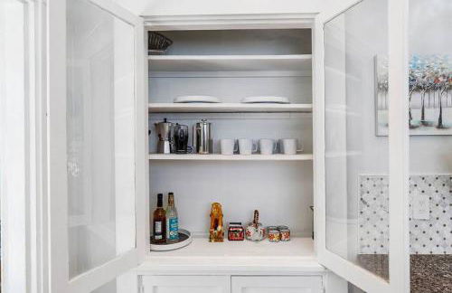 Modern Oakley Retreat - King Bed - Free Parking - Centrally Located - Foto 23