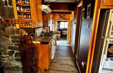 Well-appointed Adirondack cabin directly on 9-mile lake - Foto 50