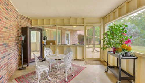 Fort Calhoun Home with Screened Porch and Playground! - Foto 2
