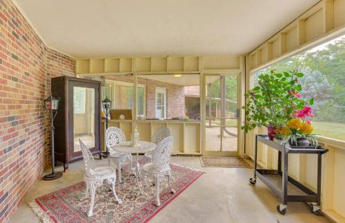 Fort Calhoun Home with Screened Porch and Playground! - Foto 2