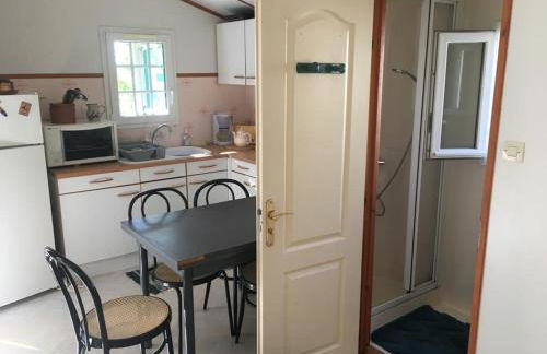 Wooden chalet, for 4 people air-conditioned - Photo 9