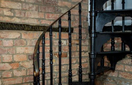 Cosy 3 Bed Cottage-Gloucester-Parking-Garden-Free Hot Tub Weekends-Work or Leisure - Foto 33