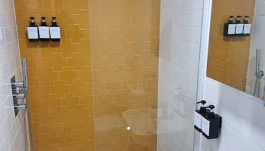 Entire Ground Floor Flat, Free Off-Street Parking and Large Garden - Foto 4