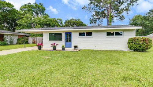 Central Lafayette location w/King Bed & Coffee Bar - Foto 2