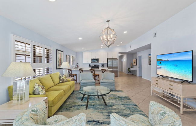 Milano Vacation Rental: Newly Renovated 3-BR Home with Private Pool, Hot Tub, and Pet-Friendly Front Yard. Minutes from Vanderbilt Beach - Foto 14