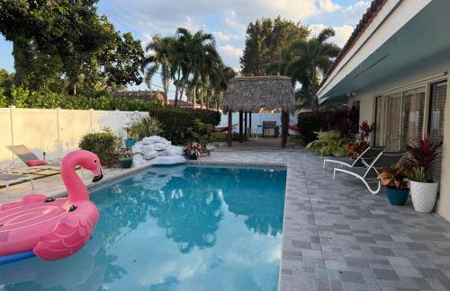 Spacious 4BR 2 5BA Family Retreat Pool Near Beach - Foto 45