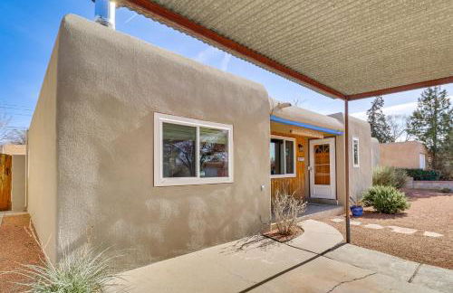 Easy Uptown Access! Charming ABQ Home with Yard - Foto 27