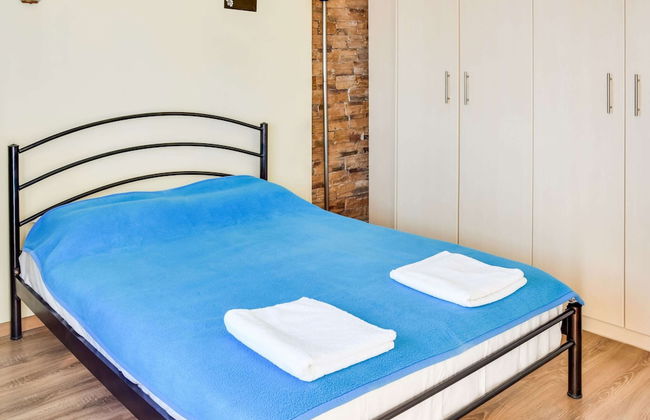 Alluring Holiday Home in Syros With Barbecue - Photo 3