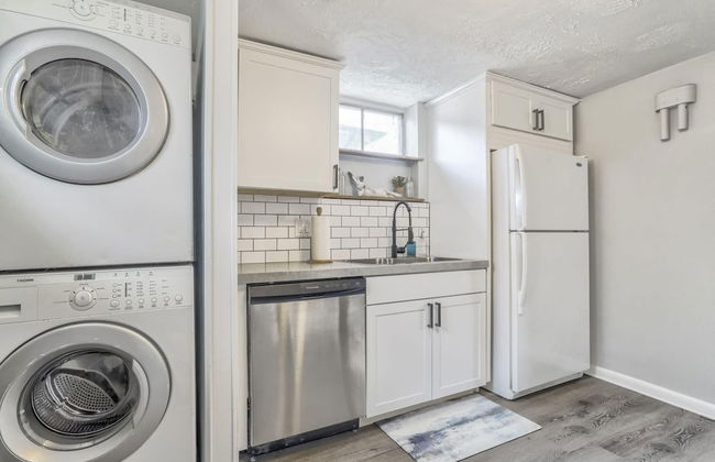 5BD Dog Friendly Family Getaway Near Downtown! - Photo 17