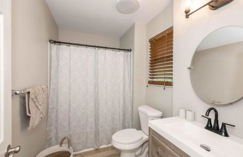 Poolside Paradise Near the Ark - Foto 64