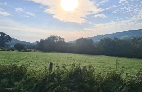 Cosy couples bolthole heart of Brecon Beacons - Photo 26
