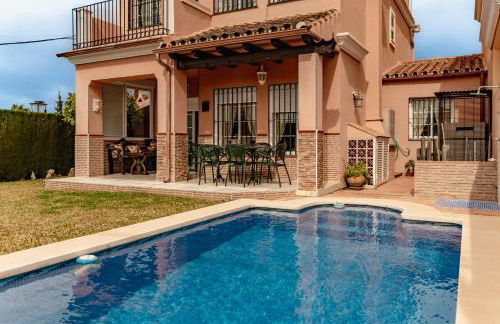 Villa estilo mediterránea con Piscina, Jardín, Bbq y Jacuzzi - VILLA BEL AIR REAL - Photo 15