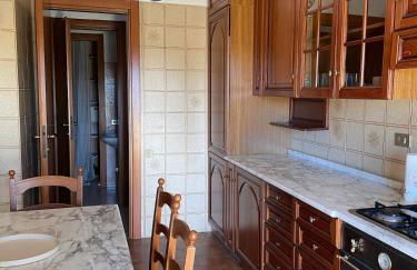 Wood Apartment - Photo 12