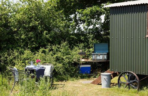Harbour Ranch Hut - Rustic Countryside Escape - Photo 14