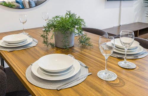 Stylish 2BR 2BA Flat in Gravesend Sleeps 4 - Foto 47