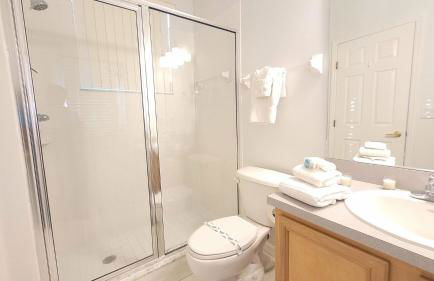 Themed kid bedrooms, 17 miles to Disney and Legoland, private pool, kitchen, wifi, washer, dryer - Foto 24