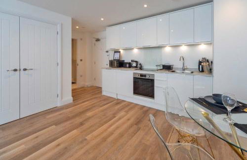 Contemporary & Bright 1 Bed Apartment in Gravesend - Foto 2