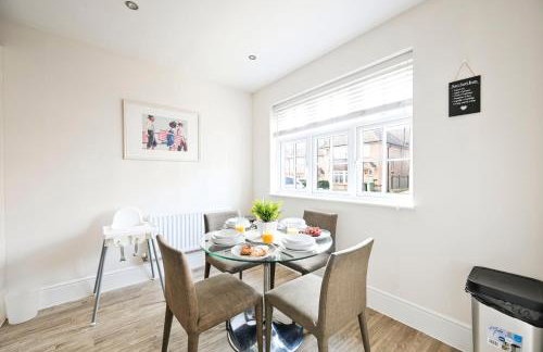 LUX Contractor & Family Haven - Parks x2, Sleeps 9 - Foto 30