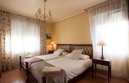 Chalet con jardín, piscina y barbacoa en Logroño - Foto 2