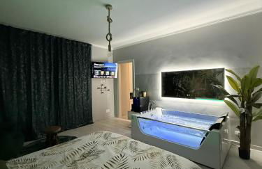 TROPICAL RHAPSODY - Jacuzzi & King Size a Torino Centro - Foto 4