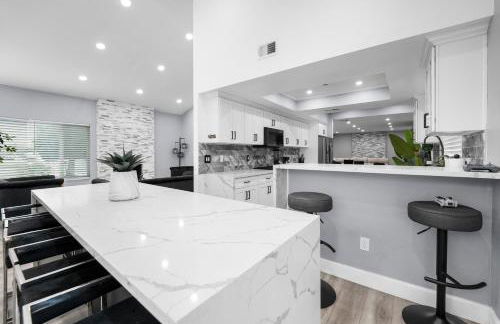 Spacious 4-bedroom Glendora Super House - Foto 1