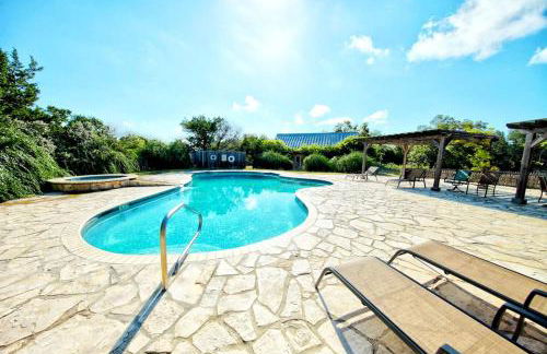 1800's Antique Log Cabin with Modern Amenities near Fredericksburg and Kerrville, Texas - Photo 22