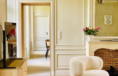 Historic 18th-Century Mansion - 3 BR - Bayeux - Garden & Museums Nearby - Photo 1