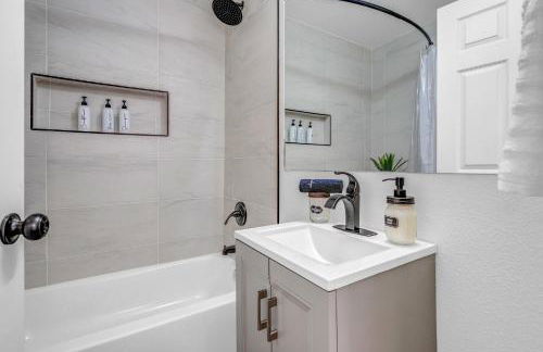 Spacious Remodeled Retreat Haven - Foto 7