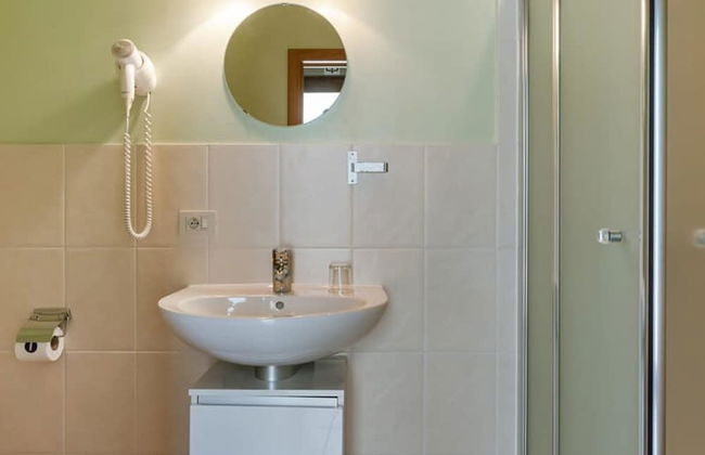 Lovely Andr Farm in the Greenery of Kortrijk - Photo 23