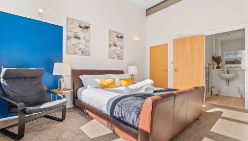 Stylish Jewellery Quarter Apartment with Terrace and Free Parking - Photo 5