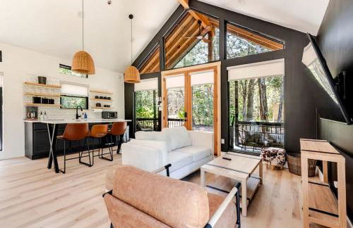 Tranquil Modern Cabin with Friendly Farm Animals & Pond Views Near Cedar Creek, Texas - Photo 1