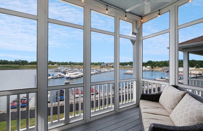 Hook, Wine, & Sinker - Photo 8