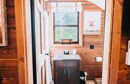 Heated & AC Full Bathroom Covered Wagon - Foto 14