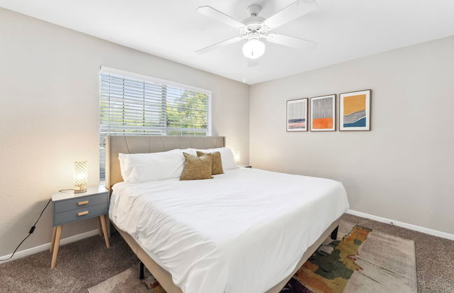 Spacious 2BR King Suite w Gym Pool Close to DT - Foto 3